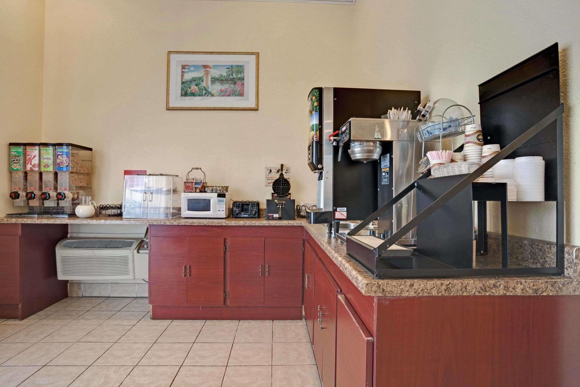 Econo Lodge Kent Exterior foto